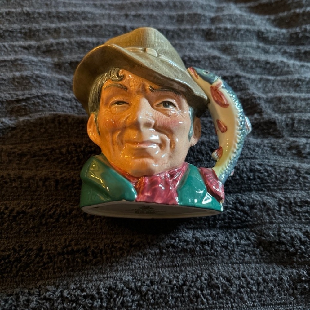 Vintage The Poacher D 6464 Royal Doulton